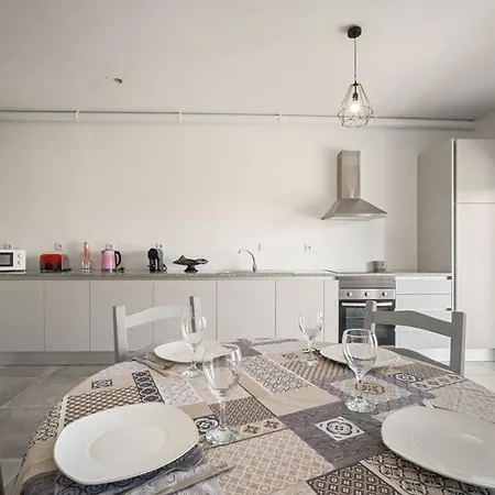 Bmyguest - Country View Villa